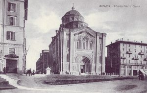 Vista frontale del tempio del Sacro Cuore