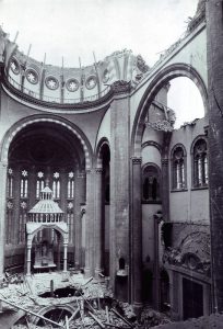 Visione dall'interno della cupola crollata