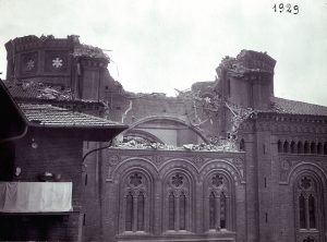 Visione laterale del Santuario danneggiato